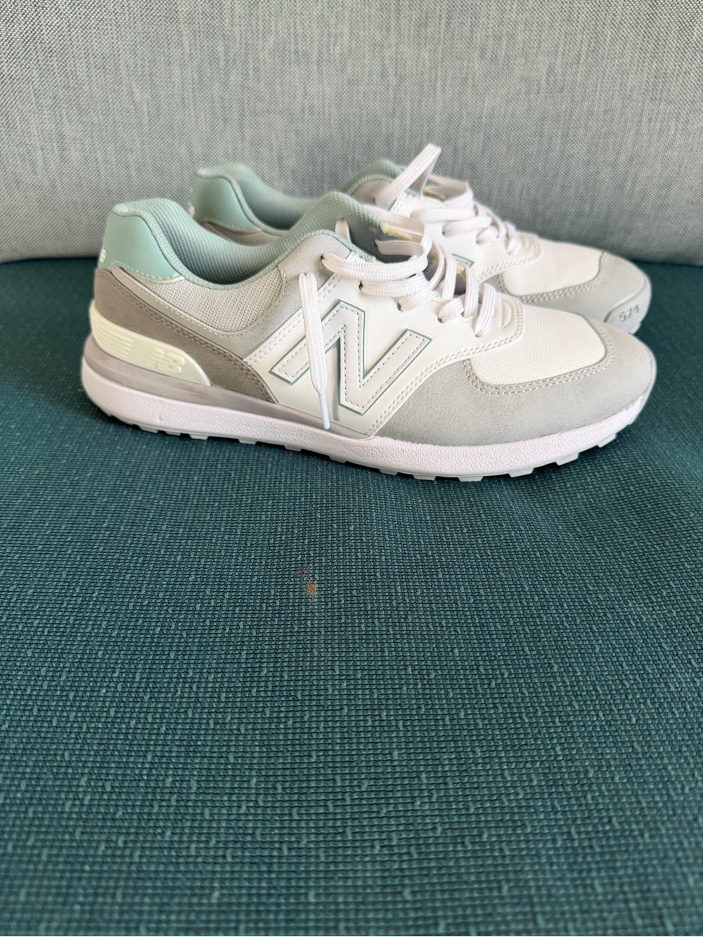 New Balance women’s Sneakers in White and Mint Green